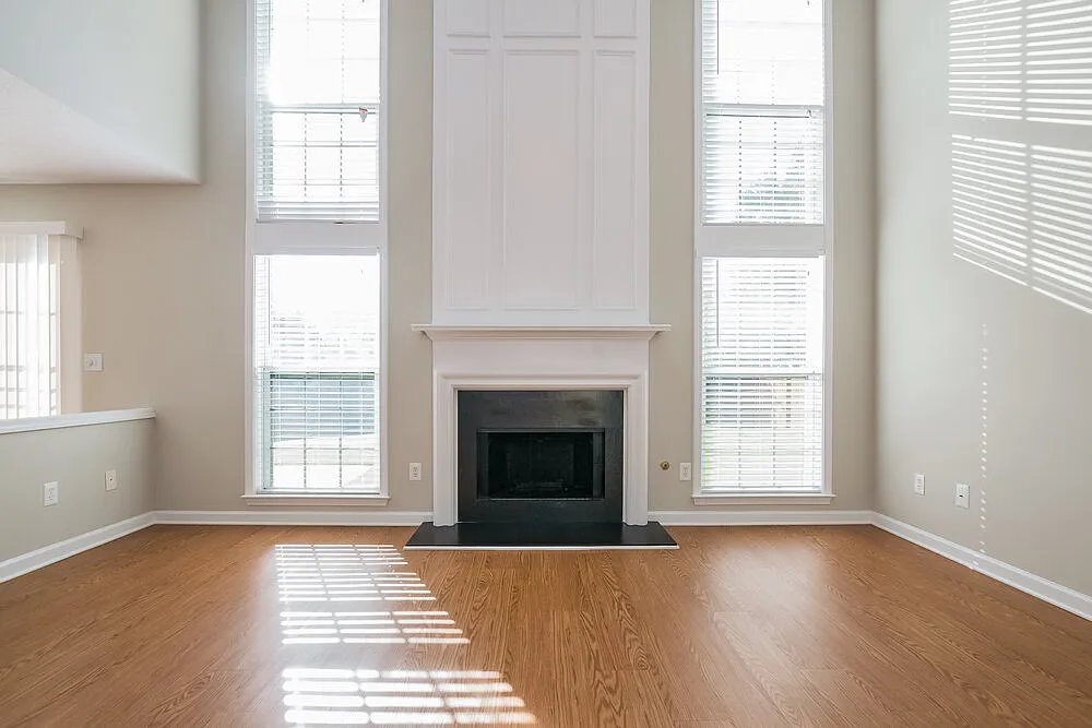 3 bed, 2.5 bath, 1736 sqft, $2,390 — Photo 2