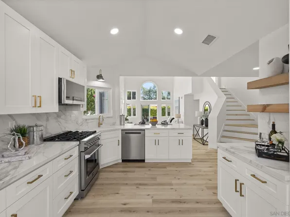 3753 Hillview Way, Oceanside, CA 92056