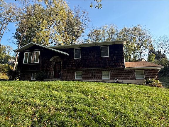 2nd image of 550 Ironwood Rd