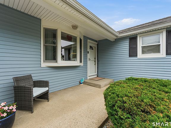 5th image of 10 Miller Avenue