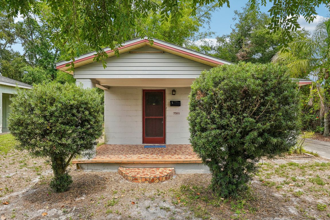 N Ola Ave-2305-001