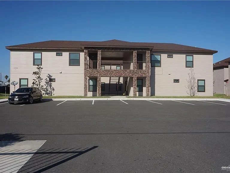 1112 W Eisenhower St #B — Photo 2