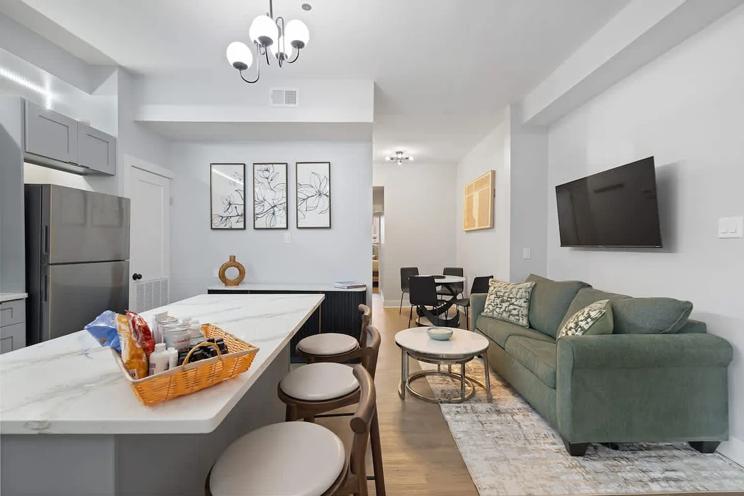 3 bed, 1.0 bath, 1593 sqft, $4,851 — Photo 1