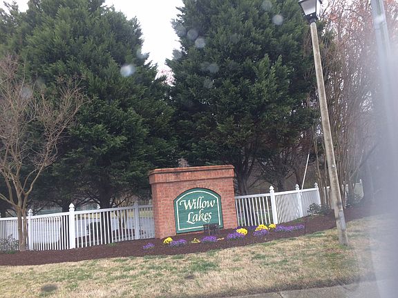 Holmes community entrance_03182017