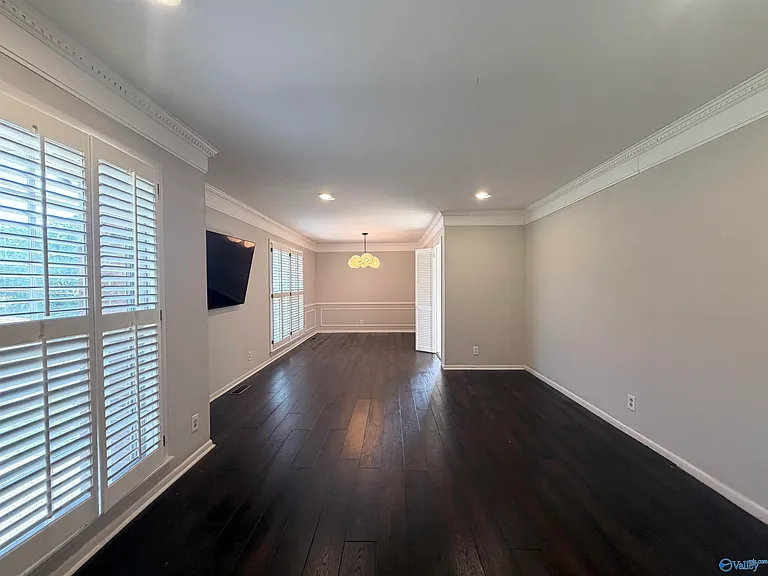 8711 Edgehill Dr SE — Photo 4