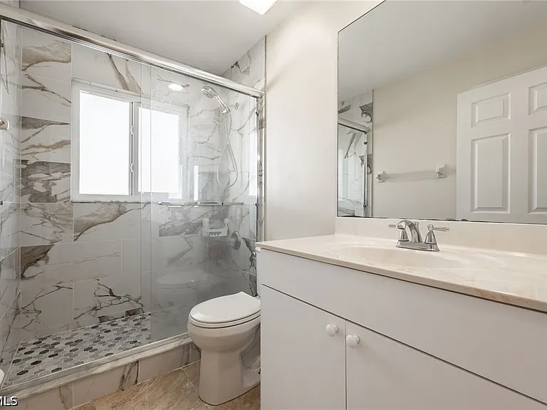 1132 SE 32nd Ter — Photo 31