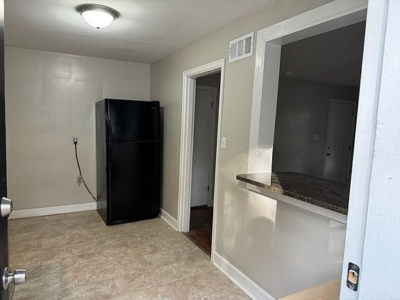 3rd image of 293 Hillsboro Ave APT 1