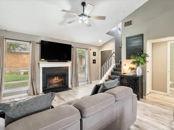 4951 Rolling Vis, Mesquite, TX 75150