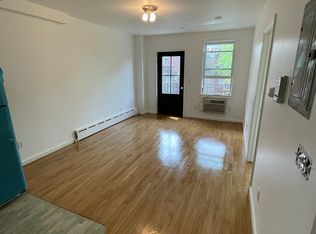 128 Eagle St APT 3R, Brooklyn, NY 11222