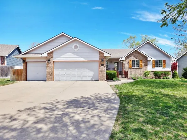 9210 W Central Park Ct, Wichita, KS 67205