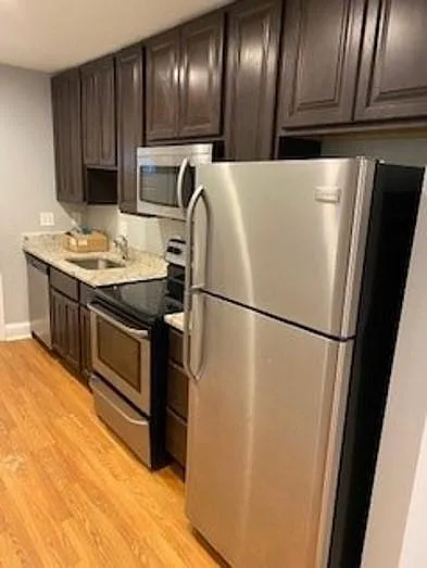 421 Burbank St SE #2 — Photo 8