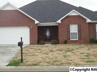 3910 Whitney Ln SW, Decatur, AL 35603