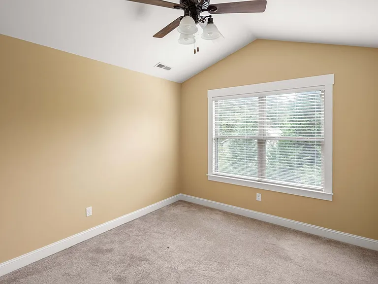 8 Cottage Cove Ln — Photo 12