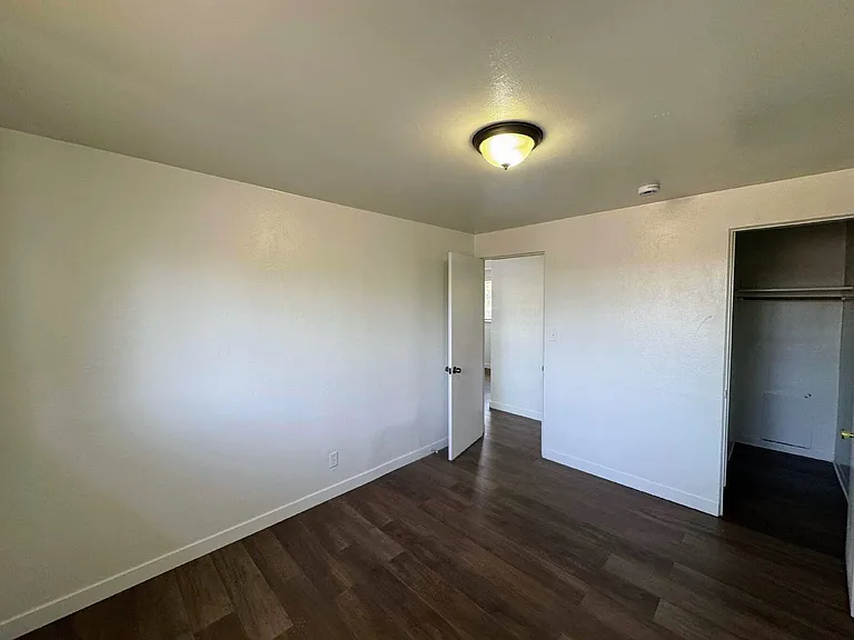 1409 Boston St — Photo 7