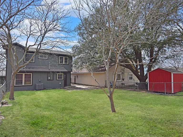 2518 Skyline Dr — Photo 18