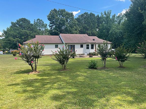 3rd image of 52 Magnolia Dr