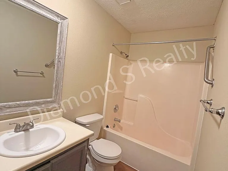 1413 W Rainey St — Photo 10