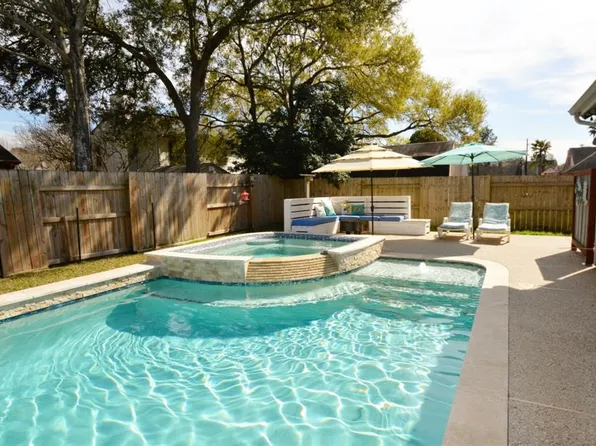 2721 Village Mills Dr, Pearland, TX 77584