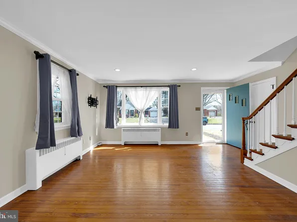 2036 Oak Ave, Hatfield, PA 19440