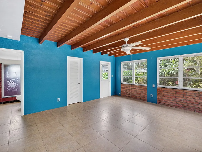 841 SW 18th Ct — Photo 25