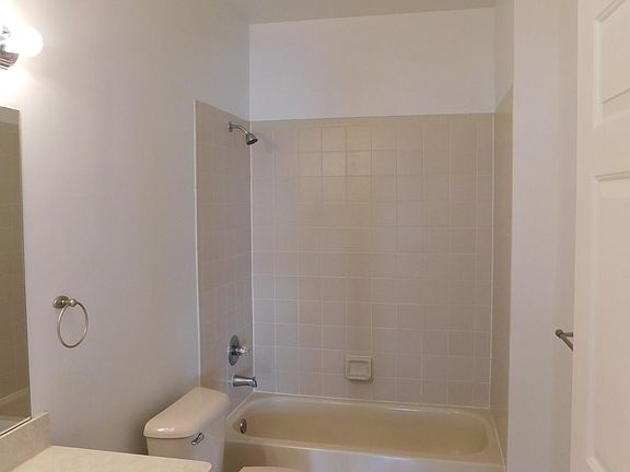 3rd image of 5747 Acorn Ln #20