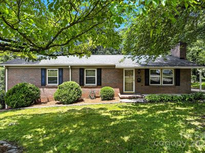 632 7th Avenue Pl SE, Hickory, NC, 28602