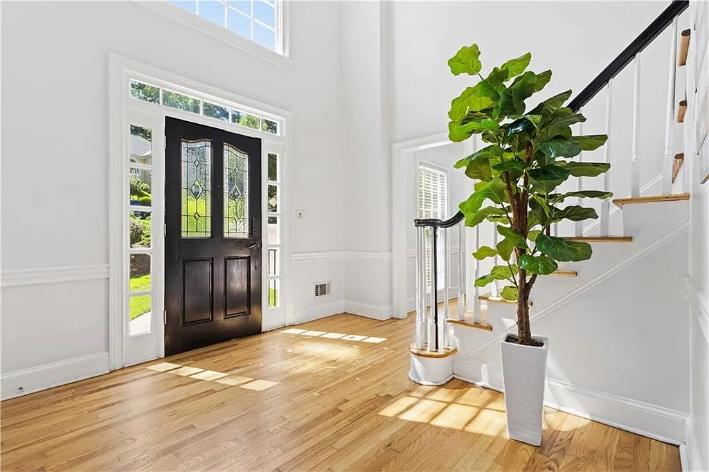 5 bed, 4.0 bath, 4524 sqft, $3,150 — Photo 4