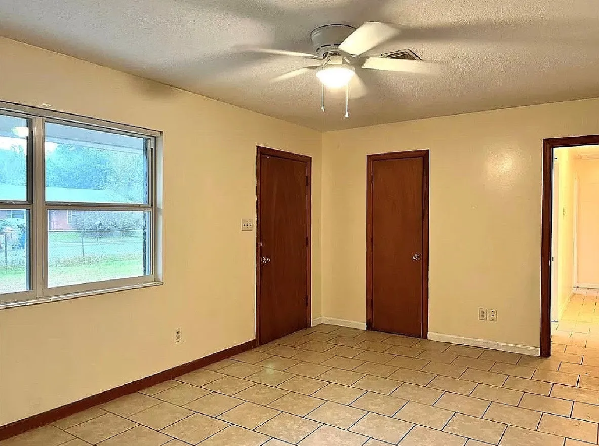 4 bed, 1586 sqft, $1,750 — Photo 2