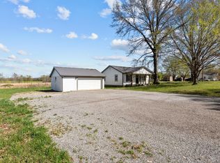 2581 Liverpool Rd, Woodlawn, TN 37191