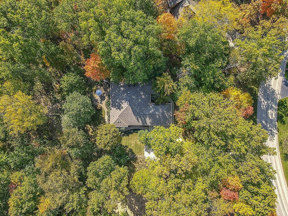 1st image of 140 Woodland Dr