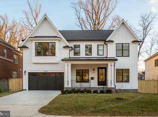 6020 Wilson Ln, Bethesda, MD 20817