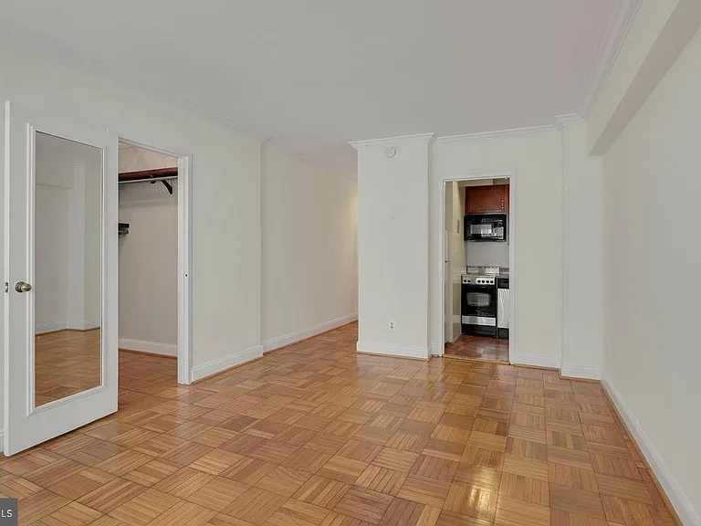 2141 I St NW #313 — Photo 1