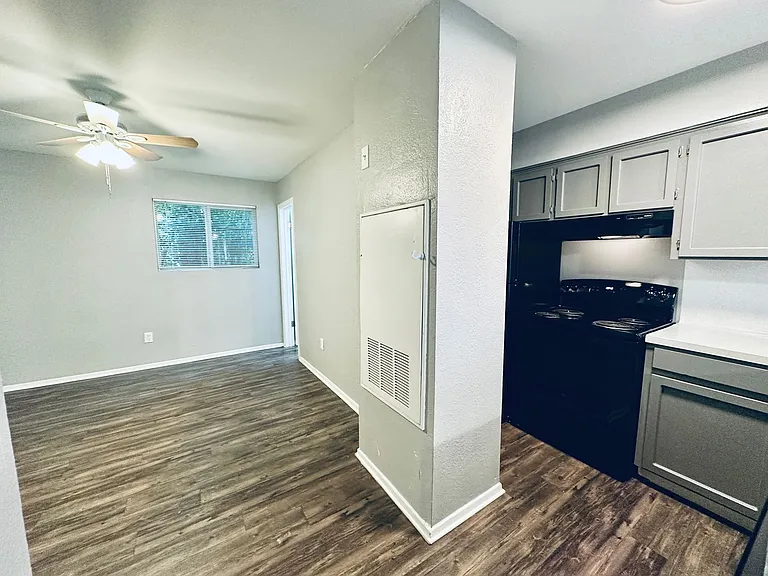 Awesome open Studio Apartments Close to Downtown — Photo 45