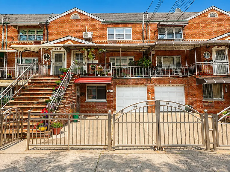 279 Bay 41 St #1 — Photo 1