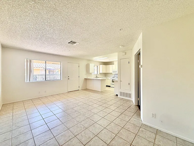 44620 San Rafael Ave #6 — Photo 4