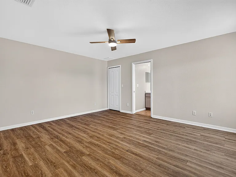 903 SE 5th Ave — Photo 16