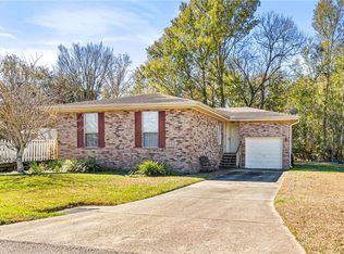 631 Oak St, Saint Rose, LA 70087