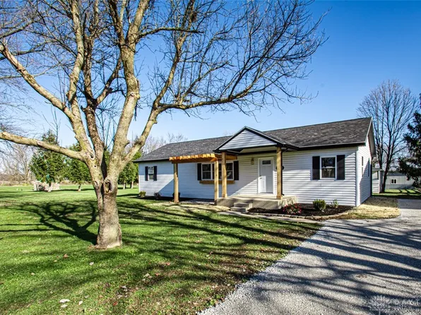 12 Lakengren Dr, Eaton, OH 45320