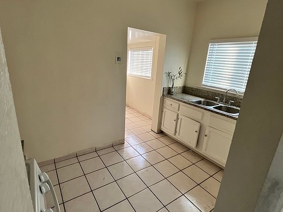 4th image of 906 S Breed St Unit B