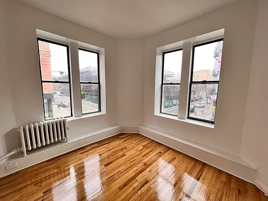 Rented by City Connections Realty | media 8