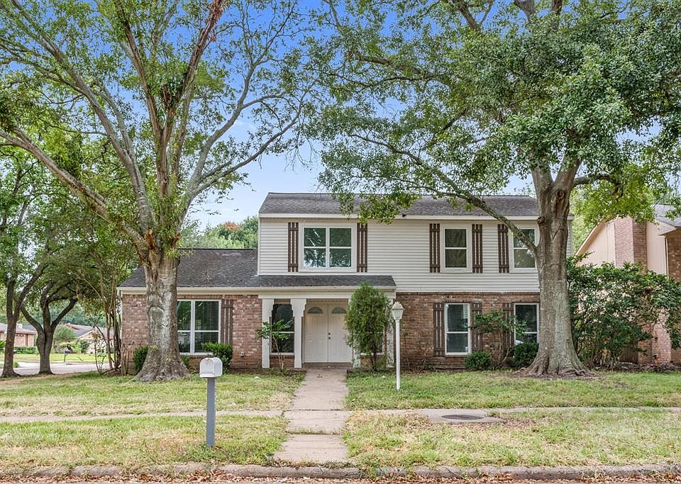 1st image of 1926 Lantern Ln