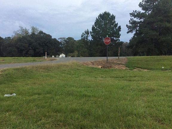 4th image of 8222 Highway 190 W