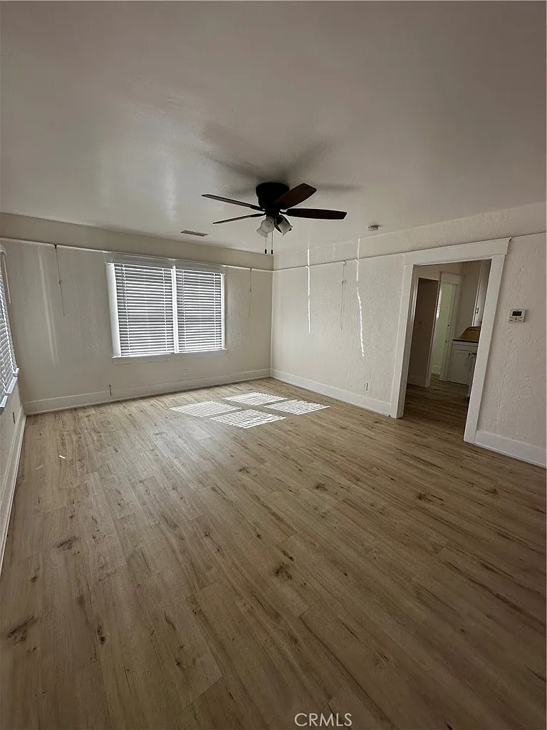 2 bed, 800 sqft, $2,300 — Photo 2