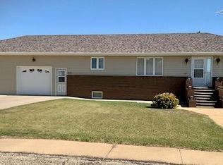 211 5th Ave E, New Leipzig, ND 58562