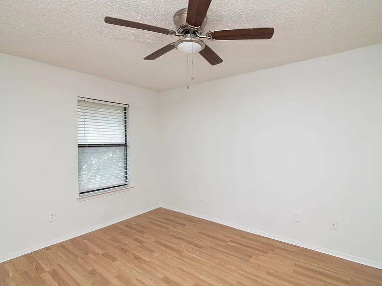 East Landing Townhomes — Photo 13