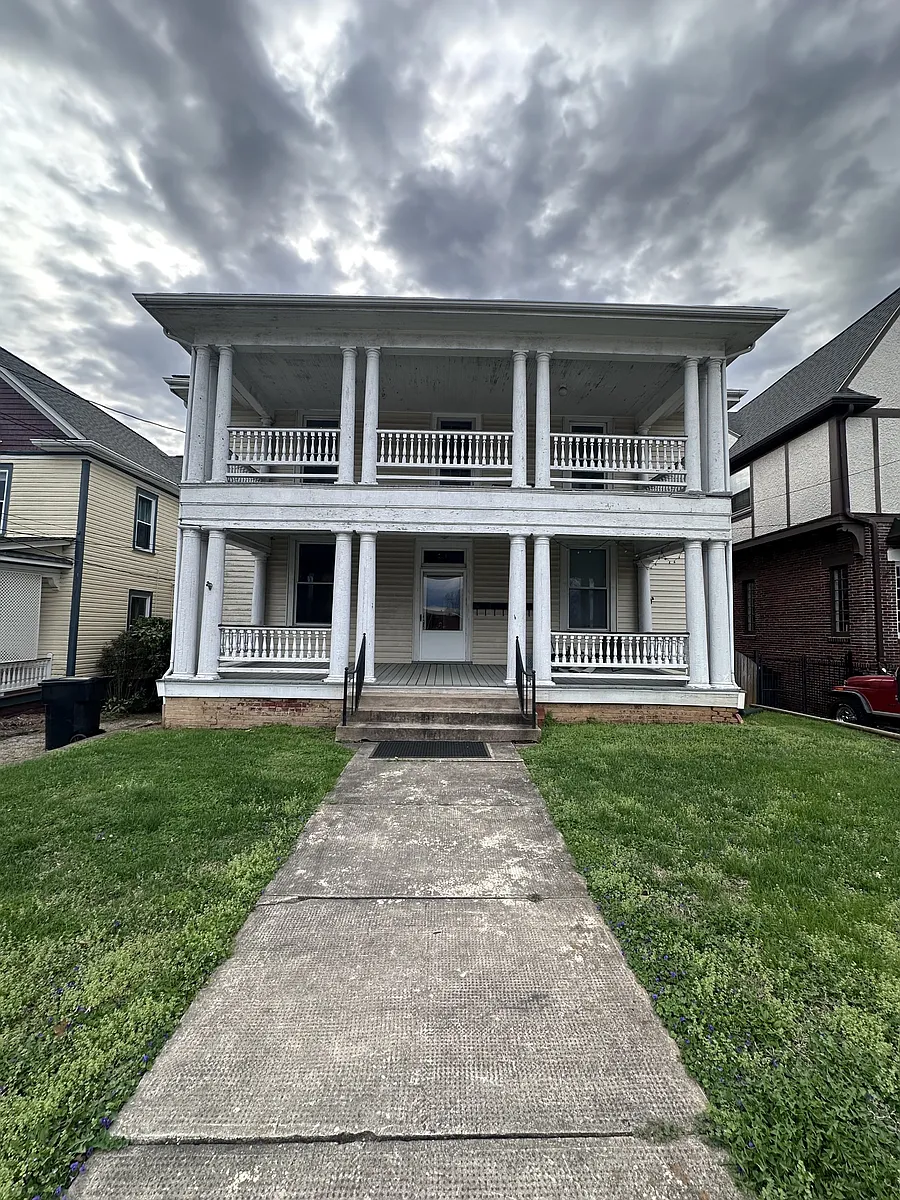 Building Photo - 311 W Main St #4