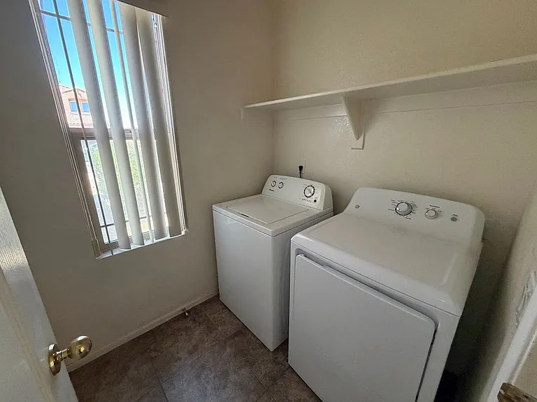 9401 W Berkeley Rd — Photo 11
