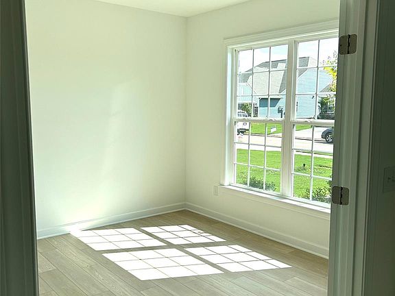5th image of 5364 Redbud Rd #6