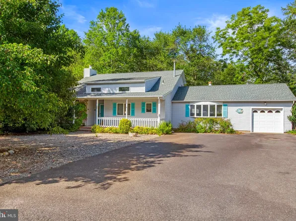 33 Shoveler Ln, Manahawkin, NJ 08050