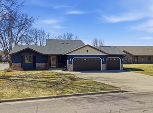 727 Garden Pl, Sauk Rapids, MN 56379